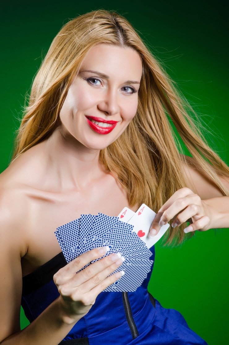 supercoin 88 poker betting interface showing action buttons and current pot size in real time